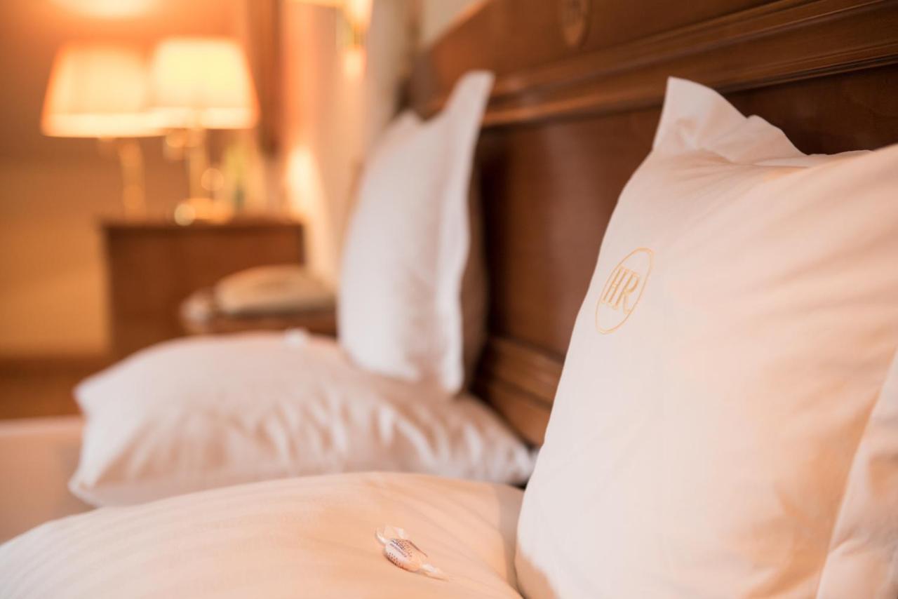 Der Reschenhof Hotell Mils  Exteriör bild